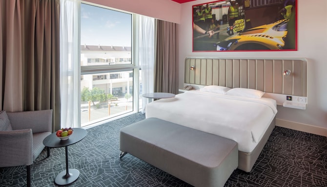 Park Inn by Radisson Dubai Motor City - Junior Suite