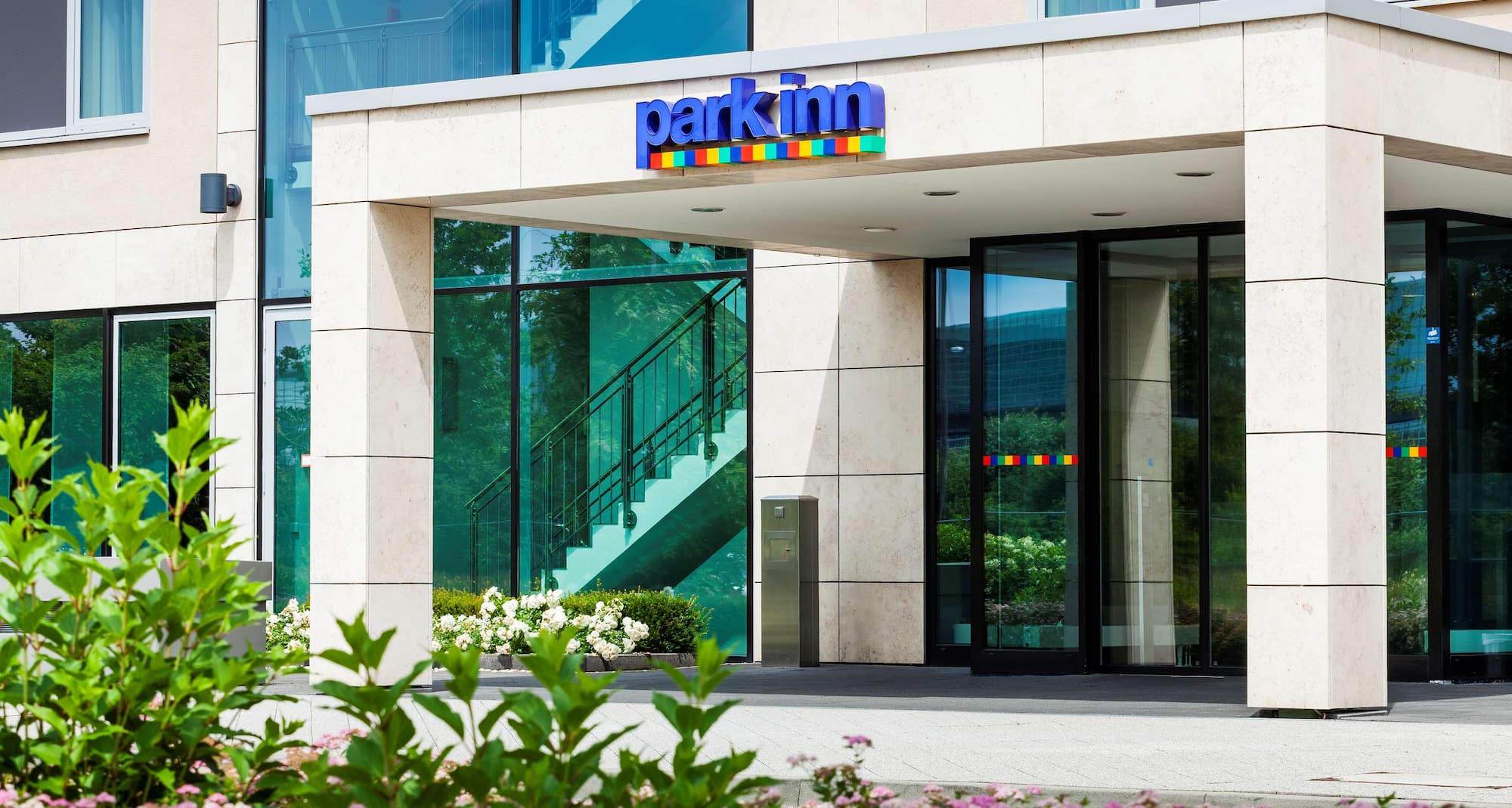 Park Inn By Radisson Frankfurt Airport - Hotel Exterior