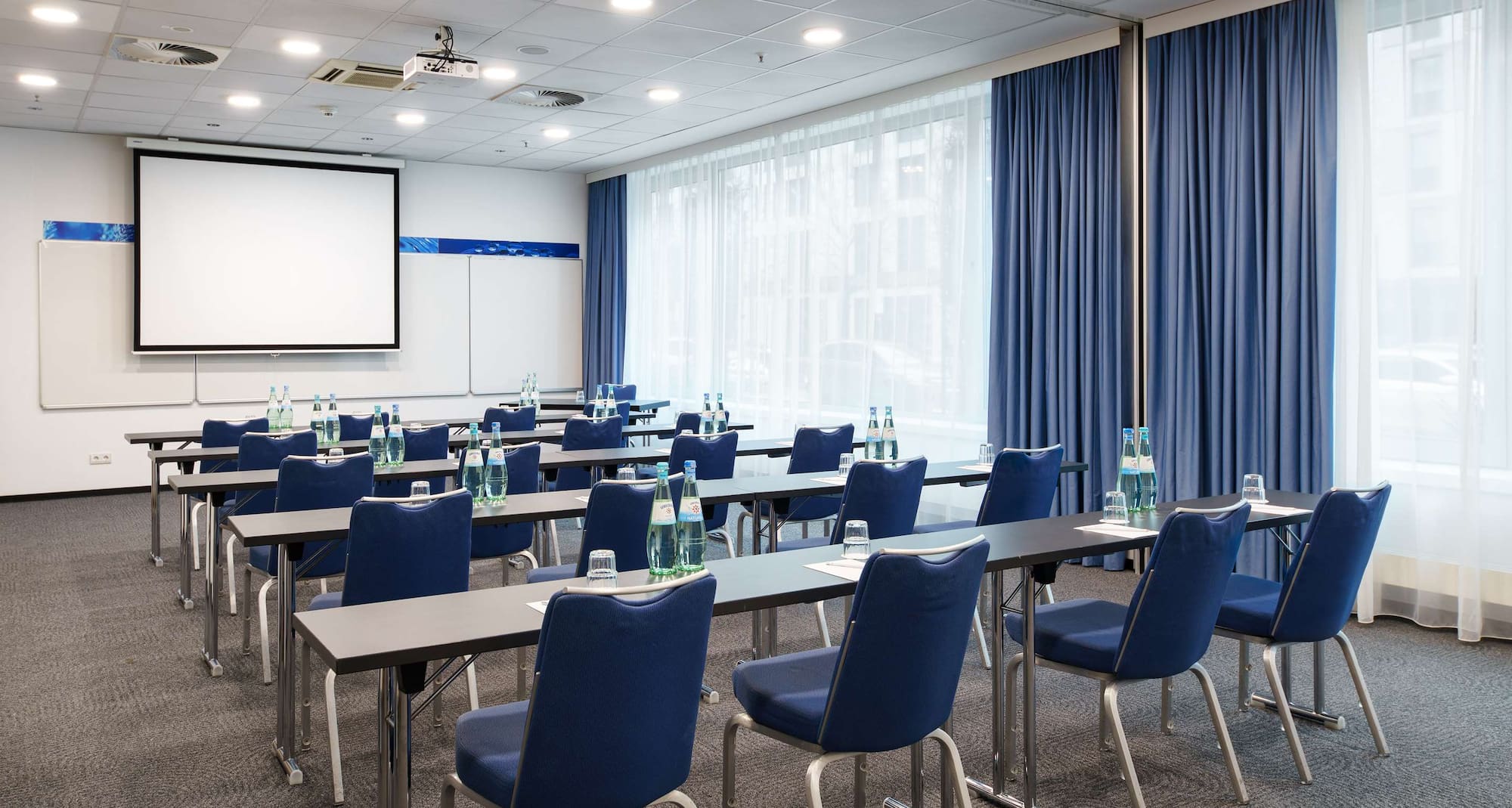 Park Inn by Radisson Frankfurt Airport - Meeting Room Gebrüder Wright - Classroom