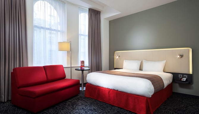 Park Inn by Radisson Glasgow City Centre - Family King Room
