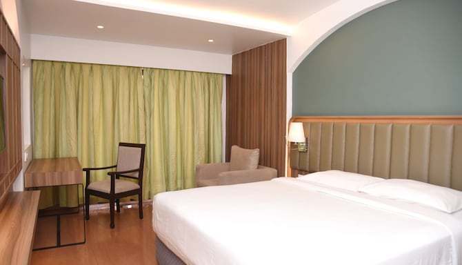 Park Inn by Radisson Goa Candolim - Deluxe Room with pool view