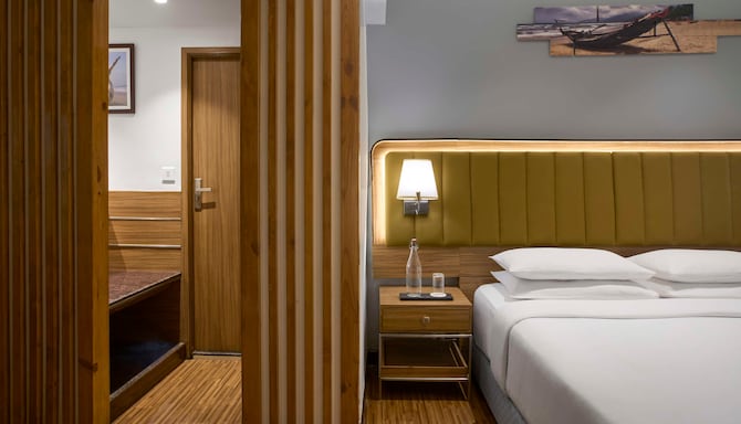 Park Inn by Radisson Goa Candolim - Premium King Room