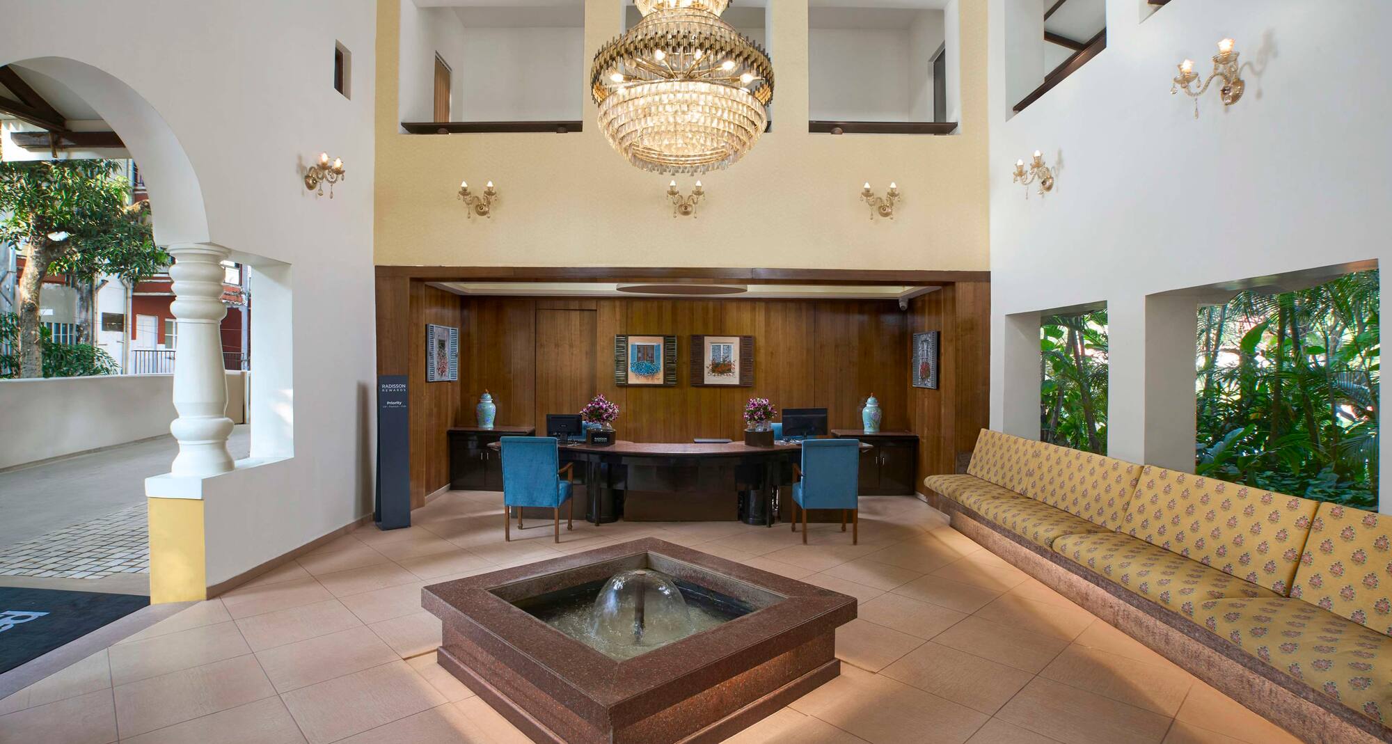 Park Inn by Radisson Goa Candolim - Lobby