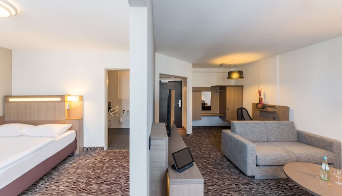 Park Inn by Radisson G�ttingen - Accessible Room