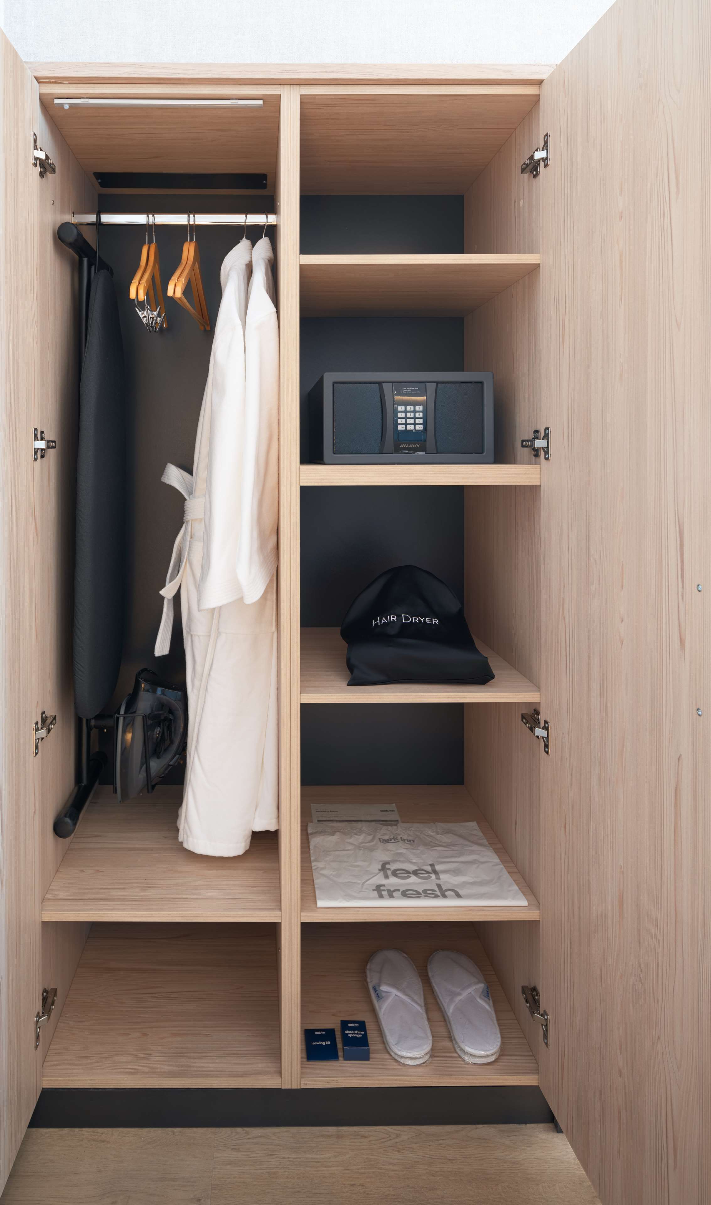 Park Inn by Radisson Hotel & Apartments Kuwait - Superior Room - Sea View