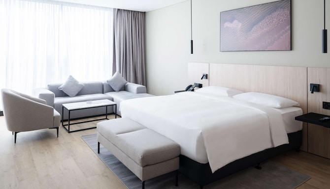 Park Inn by Radisson Hotel & Apartments Kuwait - Premium Room - City View
