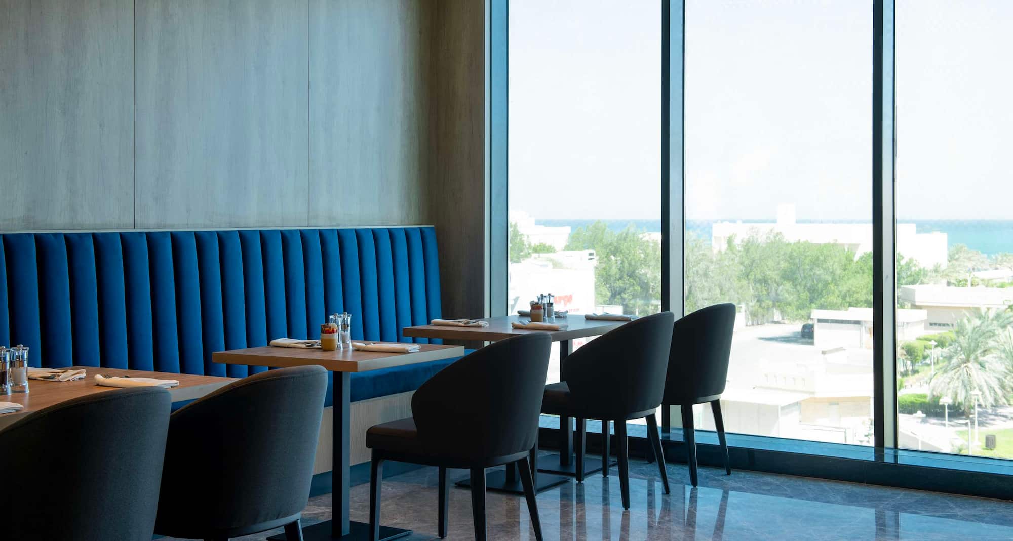 Park Inn by Radisson Hotel and Apartments Kuwait - Restaurant Al Maha