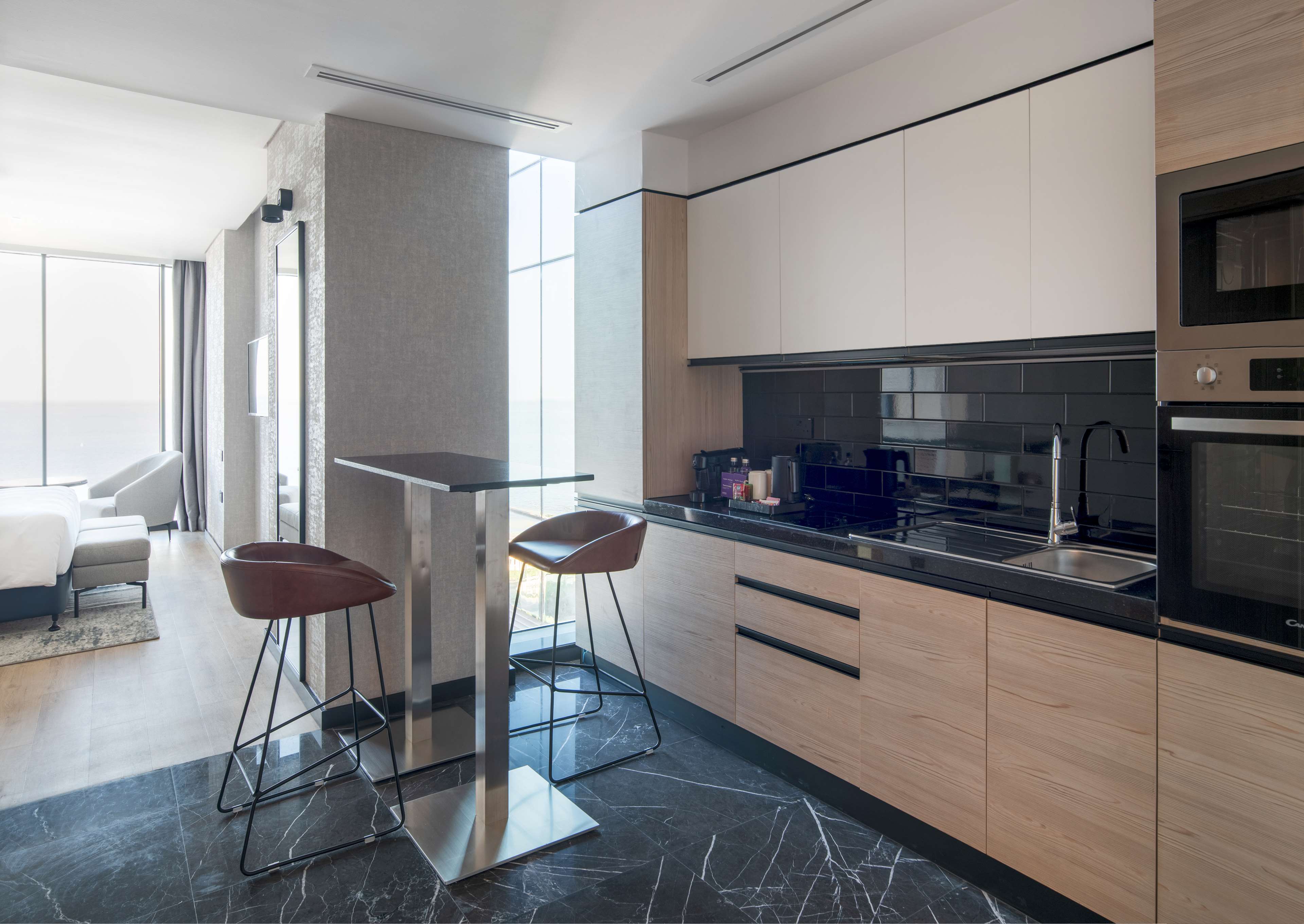 Park Inn by Radisson Hotel & Apartments Kuwait - Studio Kitchenette