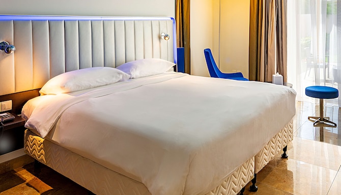 Park Inn by Radisson Hotel & Residence Duqm - Standard Room with terrace
