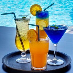 Park Inn by Radisson Hotel and Residence Duqm - Cocktails by the Pool