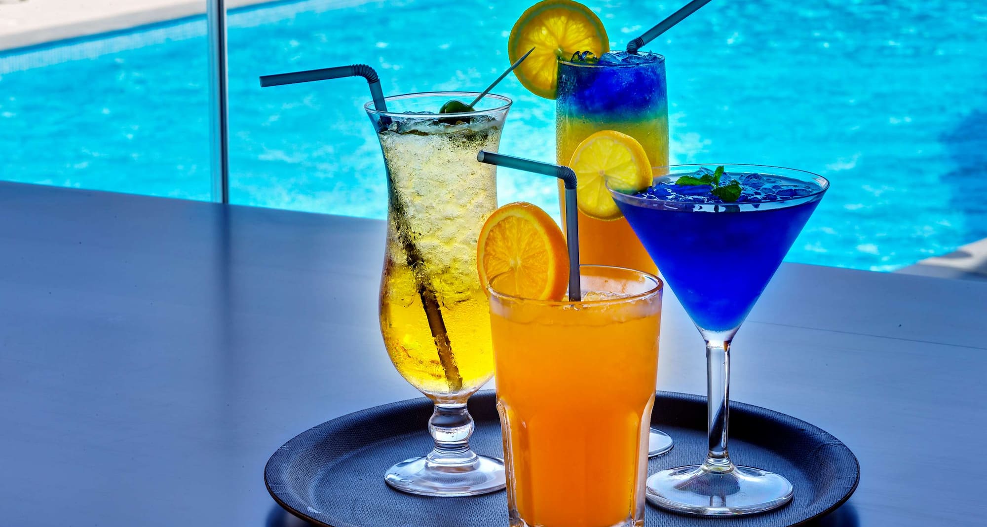 Park Inn by Radisson Hotel and Residence Duqm - Cocktails by the Pool