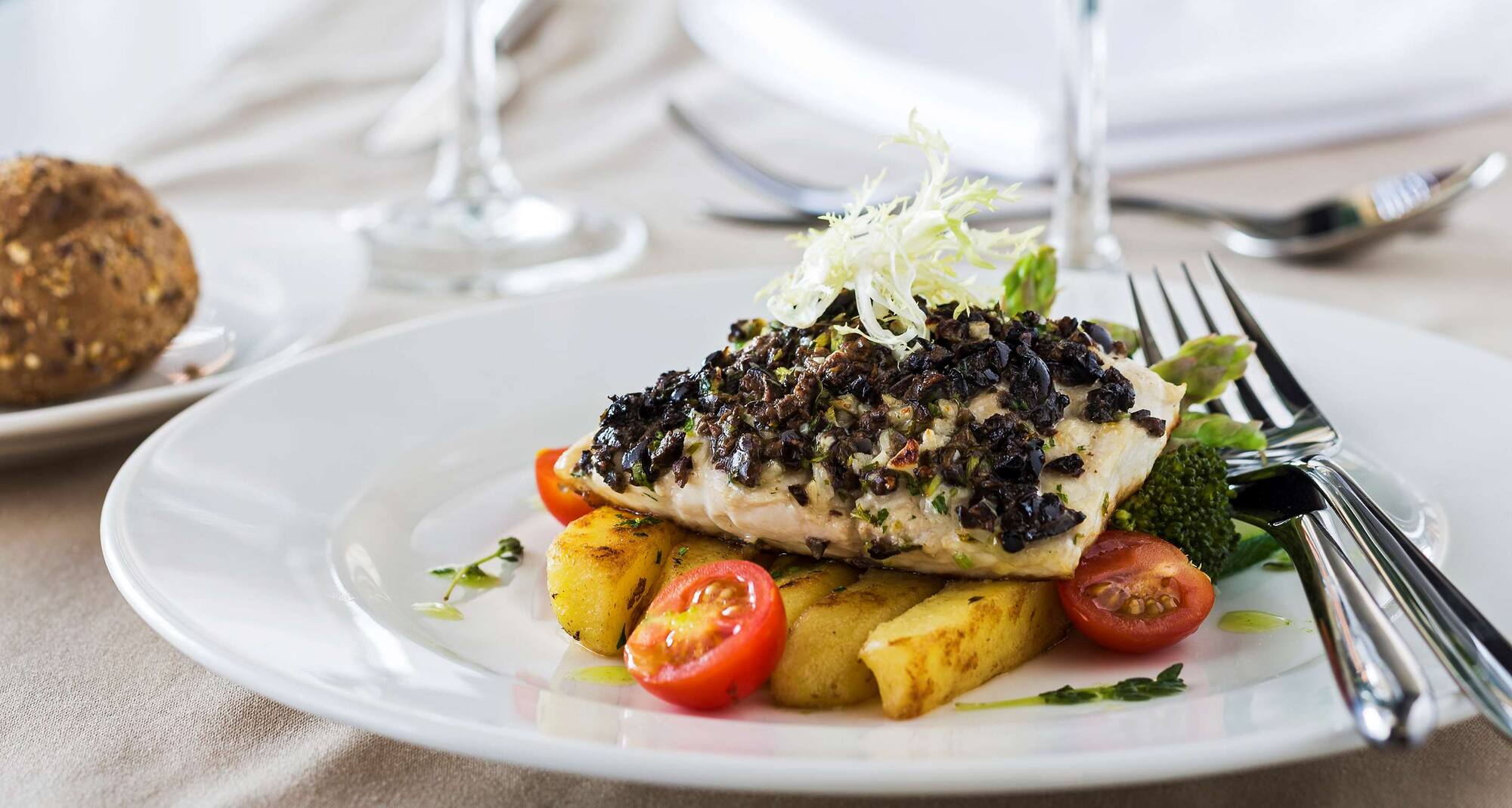 Park Inn by Radisson Hotel and Residence Duqm - Restaurant Food