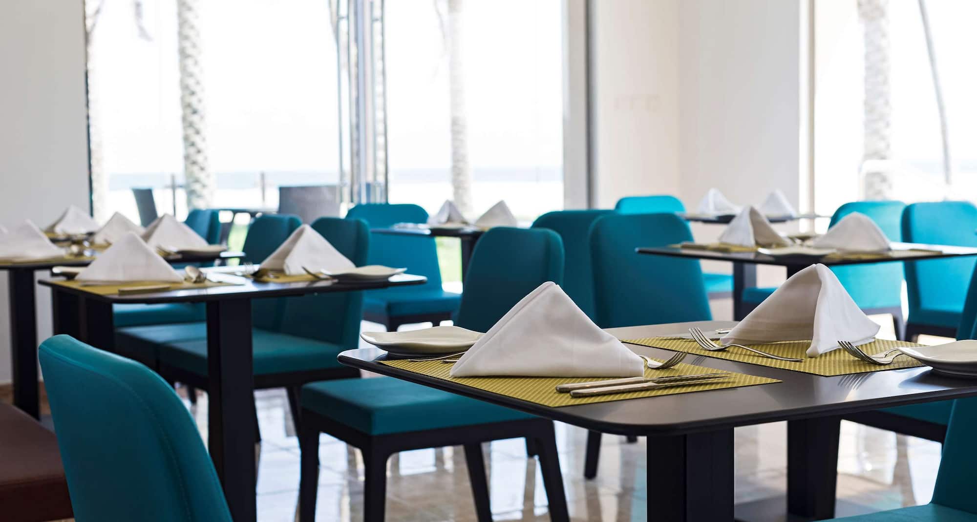 Park Inn by Radisson Hotel and Residence Duqm - Restaurant