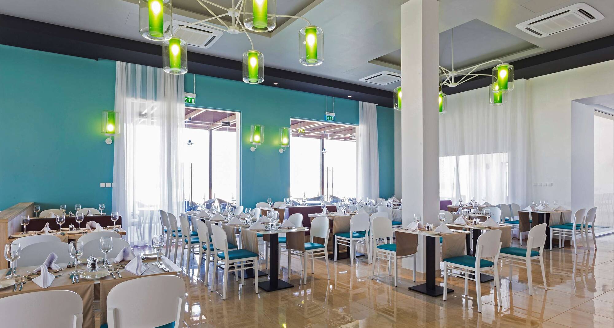 Park Inn by Radisson Hotel and Residence Duqm - Restaurant