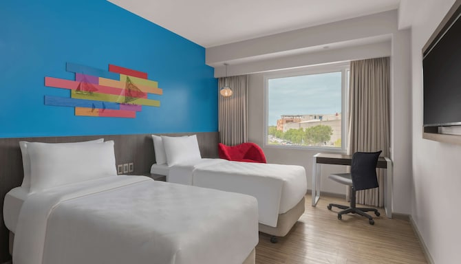 Park Inn by Radisson Iloilo - Superior Room with twin beds