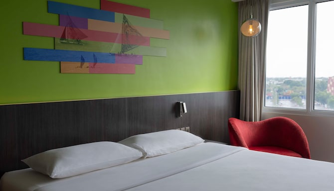 Park Inn by Radisson Iloilo - Superior Room