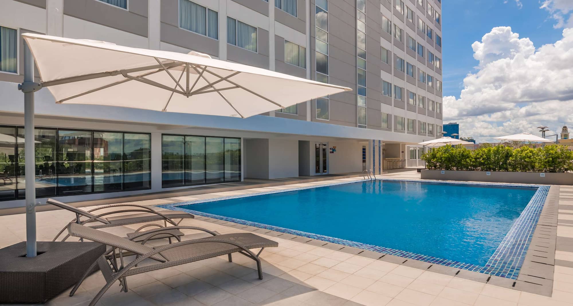 Park Inn By Radisson Iloilo - Outdoor Pool