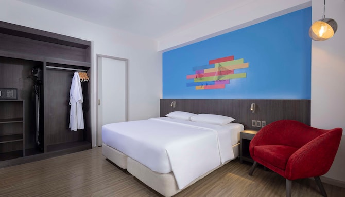 Park Inn by Radisson Iloilo - Suite - Bedroom