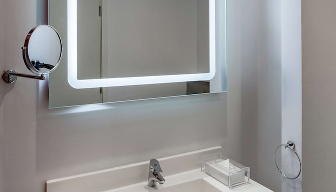 Park Inn by Radisson Istanbul Airport, Odayeri - Guest bathroom