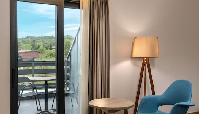 Park Inn by Radisson Istanbul Airport, Odayeri -  Suite - Forest View & Terrace