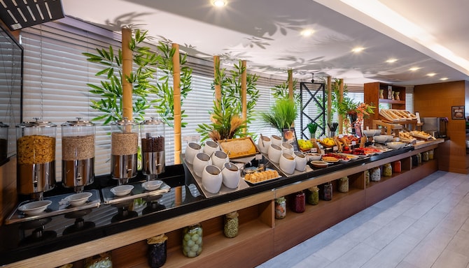 Park Inn by Radisson Istanbul Asia Kavacik - Stella Restaurant Breakfast Buffet