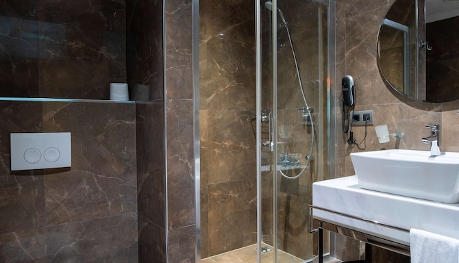 Park Inn by Radisson Istanbul Asia Kavacik - Guest room bathroom