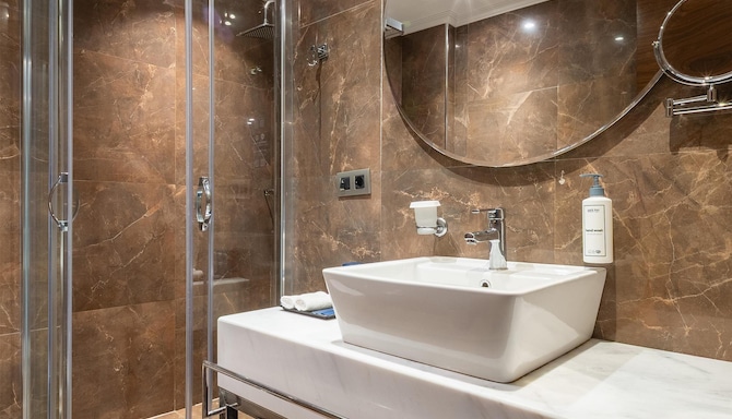 Park Inn by Radisson Istanbul Asia Kavacik - Standard Room Bath