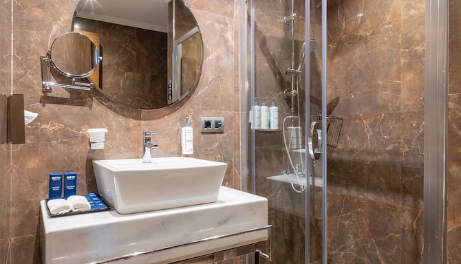 Park Inn by Radisson Istanbul Asia Kavacik - Superior Room Bath