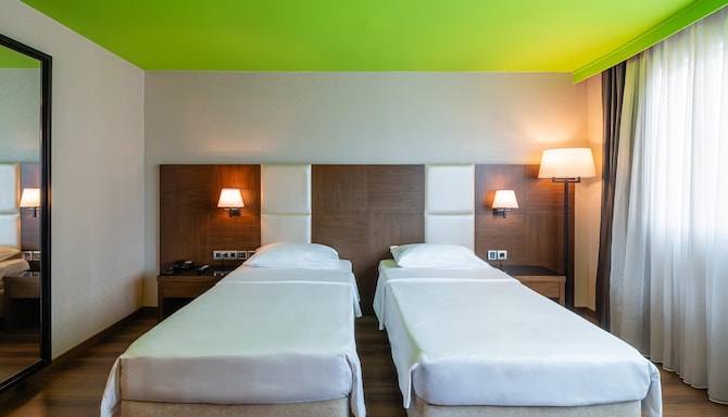 Park Inn by Radisson Istanbul Asia Kavacik - Superior Room