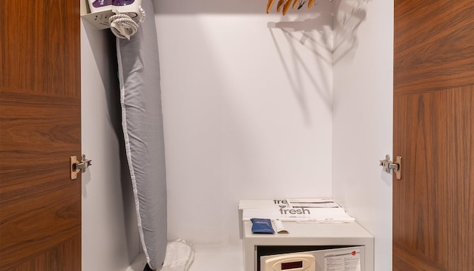 Park Inn by Radisson Istanbul Asia Kavacik - Suite with Whirlpool Room Detail
