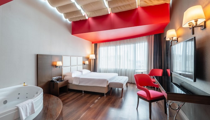 Park Inn by Radisson Istanbul Asia Kavacik - Suite with Whirlpool