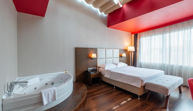 Park Inn by Radisson Istanbul Asia Kavacik - Suite with Whirlpool