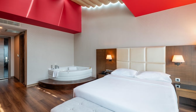 Park Inn by Radisson Istanbul Asia Kavacik - Suite with Whirlpool