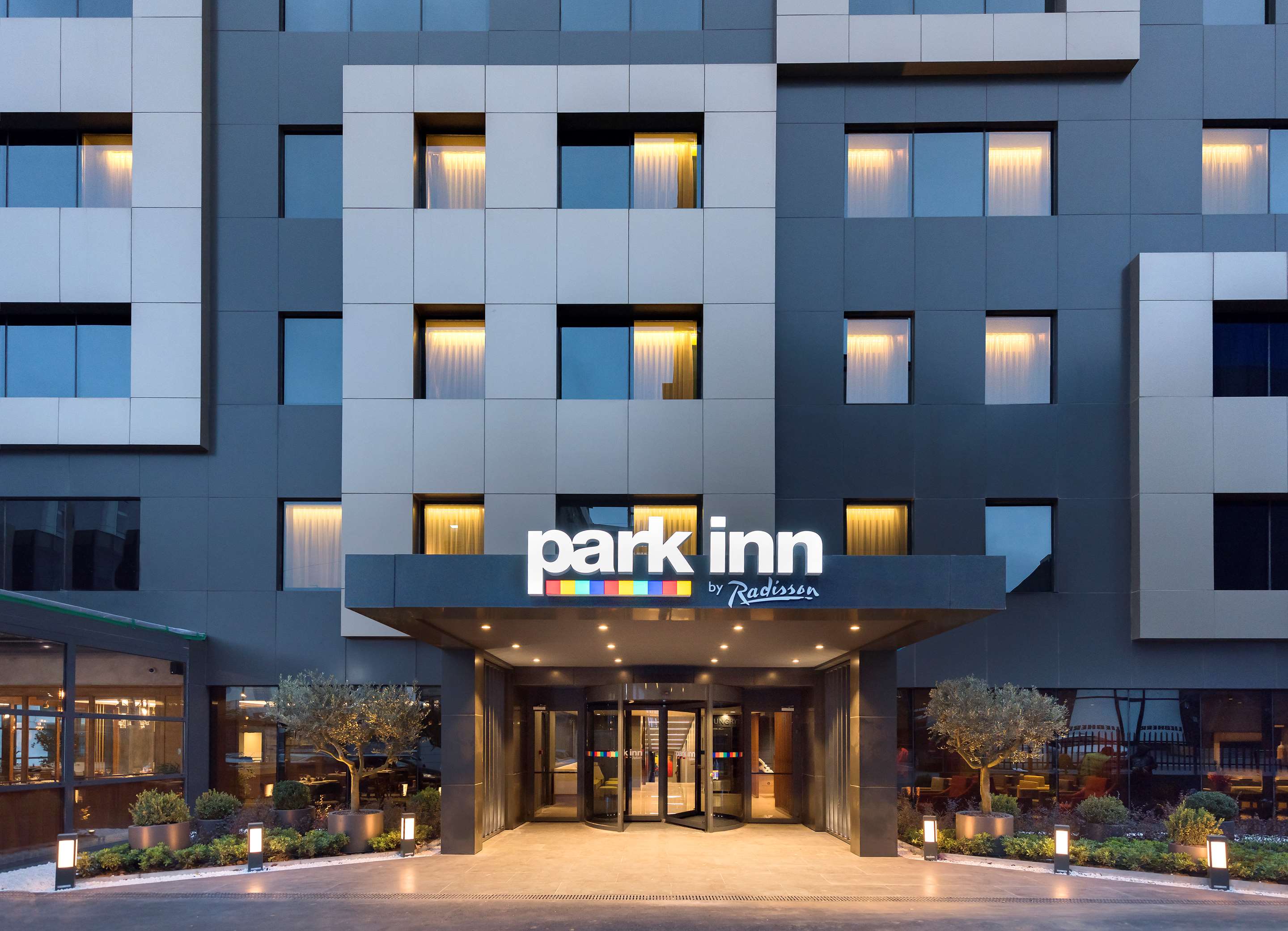 Park Inn by Radisson Istanbul Atasehir - Hotel Exterior