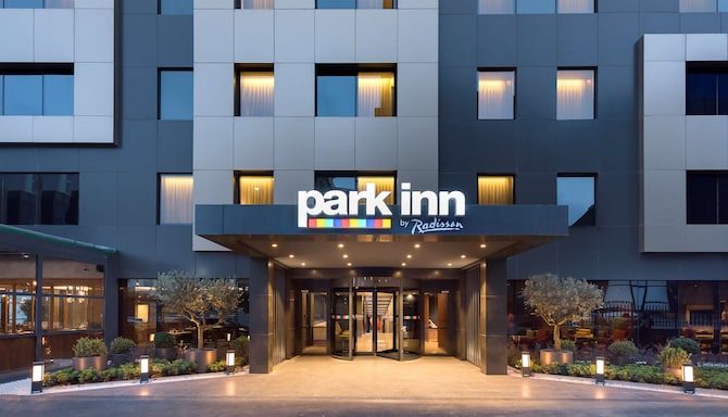 Park Inn by Radisson Istanbul Atasehir - Hotel Exterior
