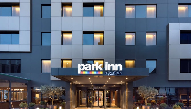 Park Inn by Radisson Istanbul Atasehir - Hotel Exterior