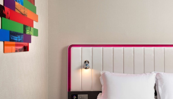 Park Inn by Radisson İstanbul Ataşehir - Junior Süit Yatak Başı