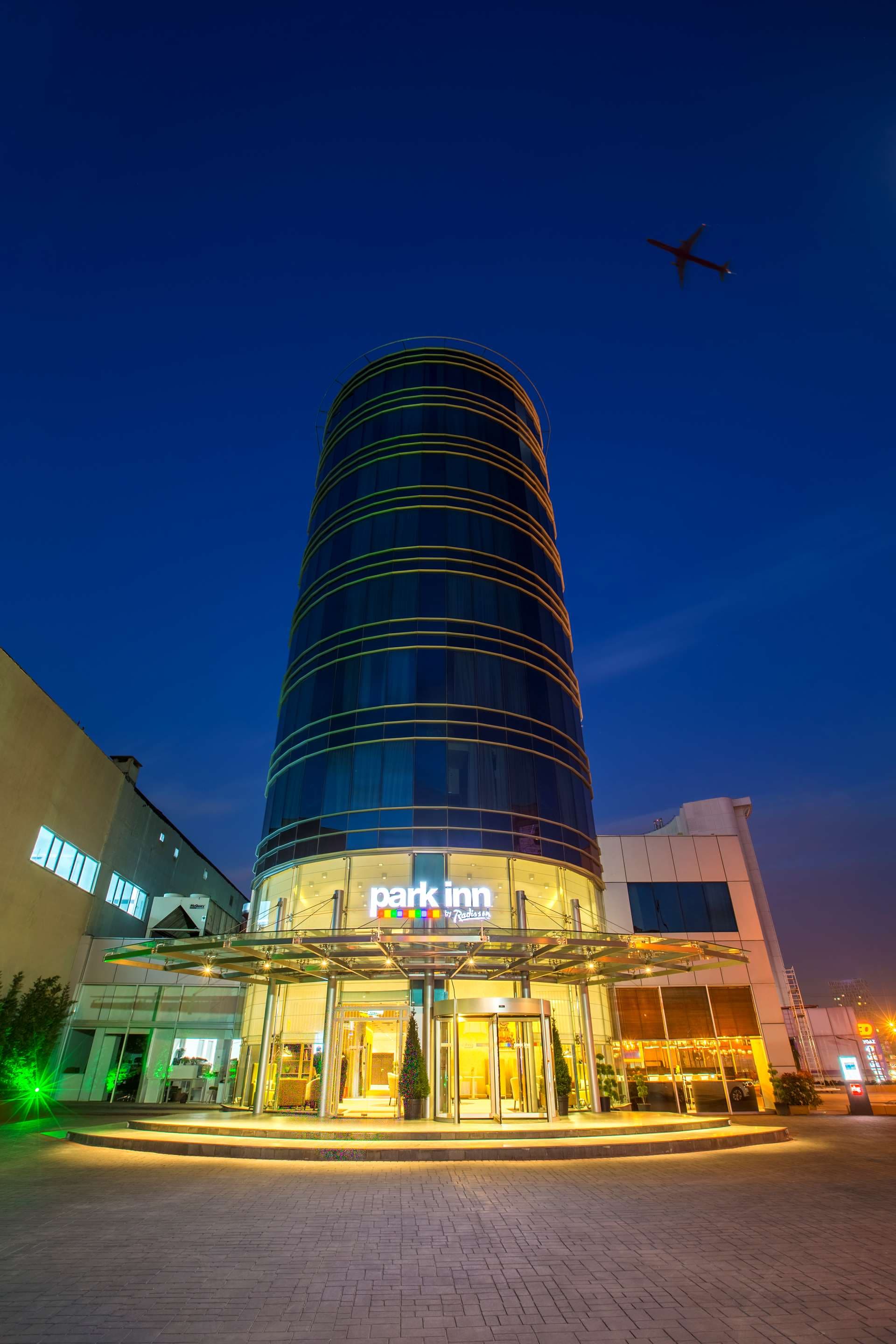 Park Inn by Radisson Istanbul Ataturk Airport - Exterior Hotel View