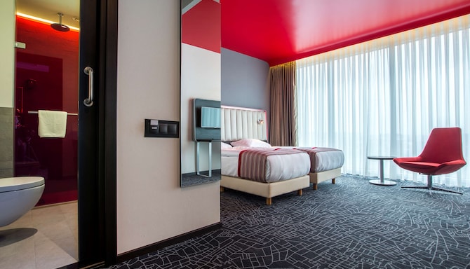 Park Inn by Radisson Istanbul Ataturk Airport - 客房