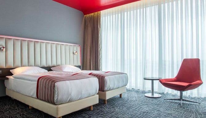 Park Inn by Radisson Istanbul Ataturk Airport - 客房