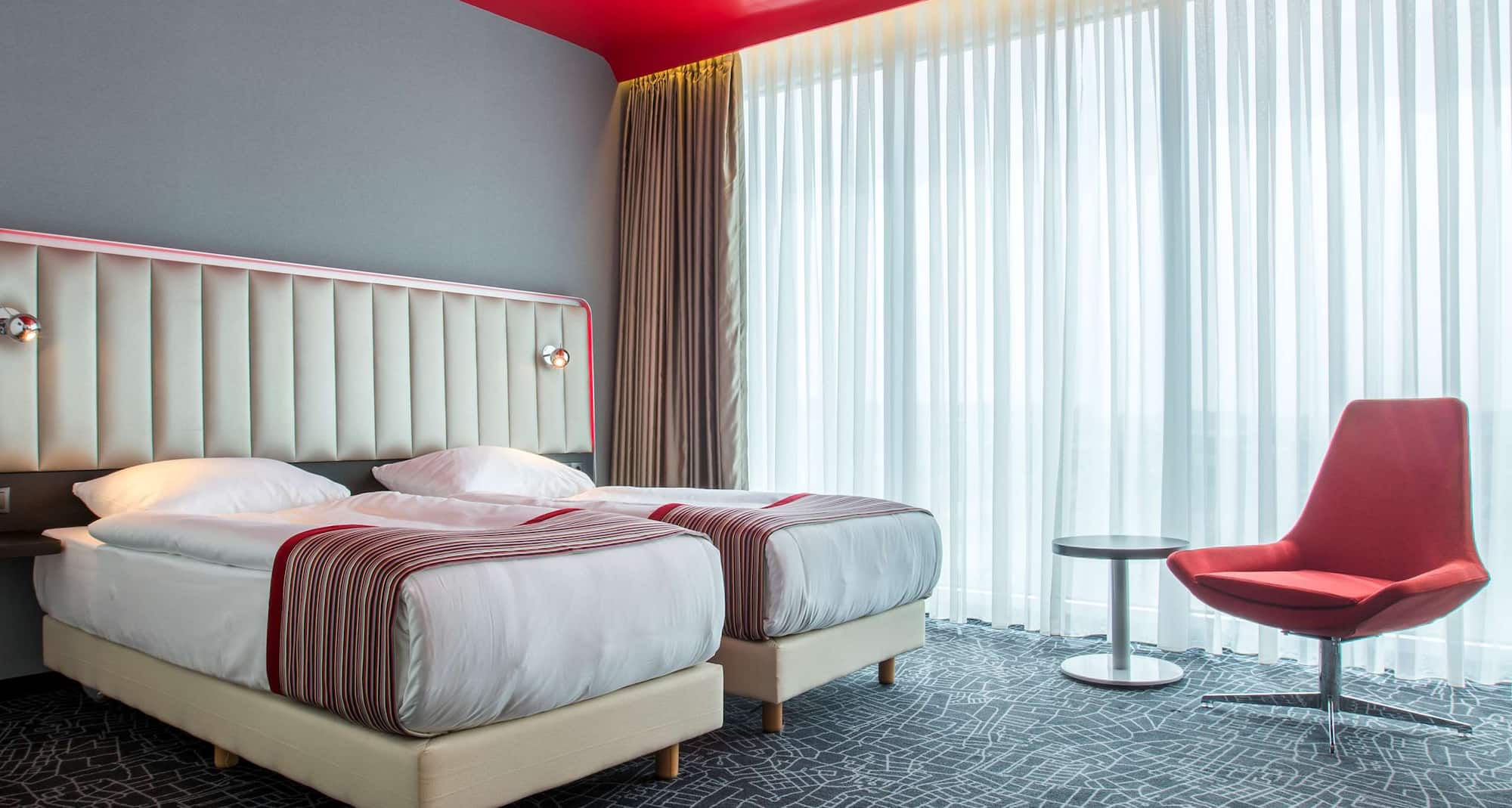 Park Inn by Radisson Istanbul Ataturk Airport - Standard Twin Room