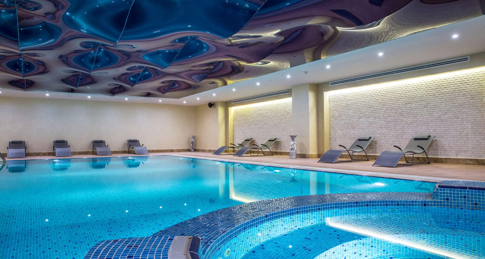 Park Inn by Radisson Istanbul Ataturk Airport - Pool