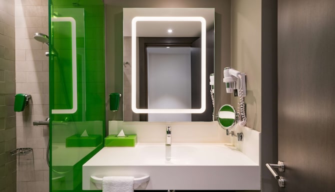 Park Inn by Radisson Izmir - Bathroom