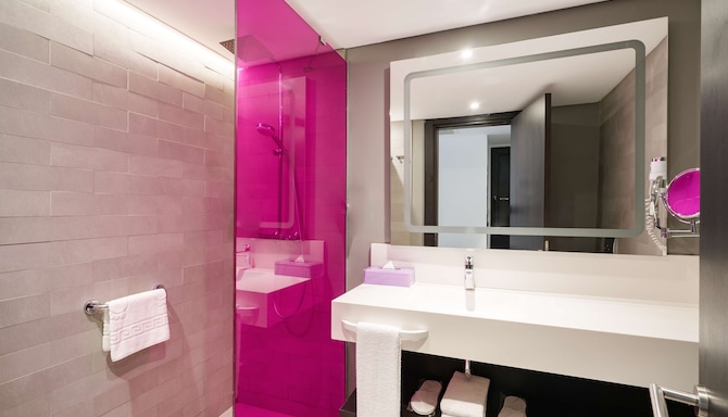 Park Inn by Radisson Izmir - Bathroom