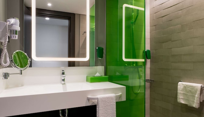 Park Inn by Radisson Izmir - Bathroom