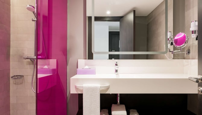 Park Inn by Radisson Izmir - Bathroom