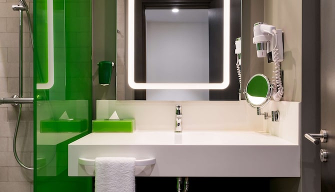 Park Inn by Radisson Izmir - Bathroom