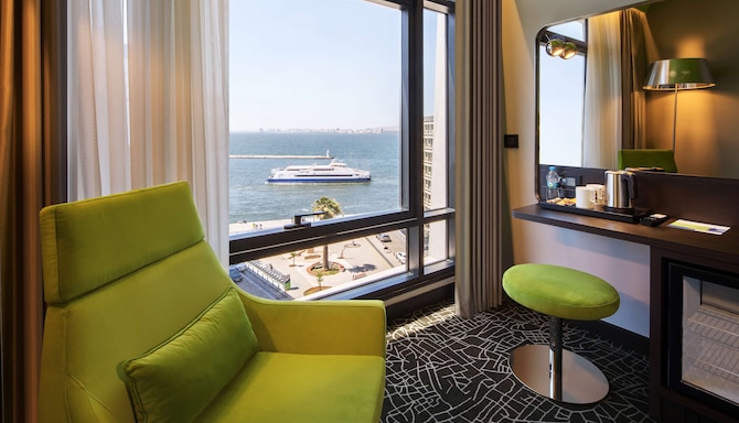 Park Inn by Radisson Izmir - Superior Room with Sea View