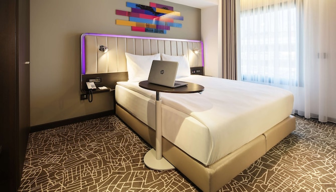 Park Inn By Radisson İzmir - Bir Yatak Odalı Süit