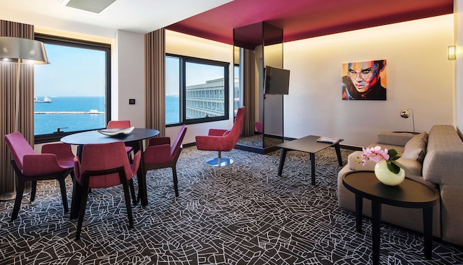 Park Inn By Radisson İzmir - Bir Yatak Odalı Süit